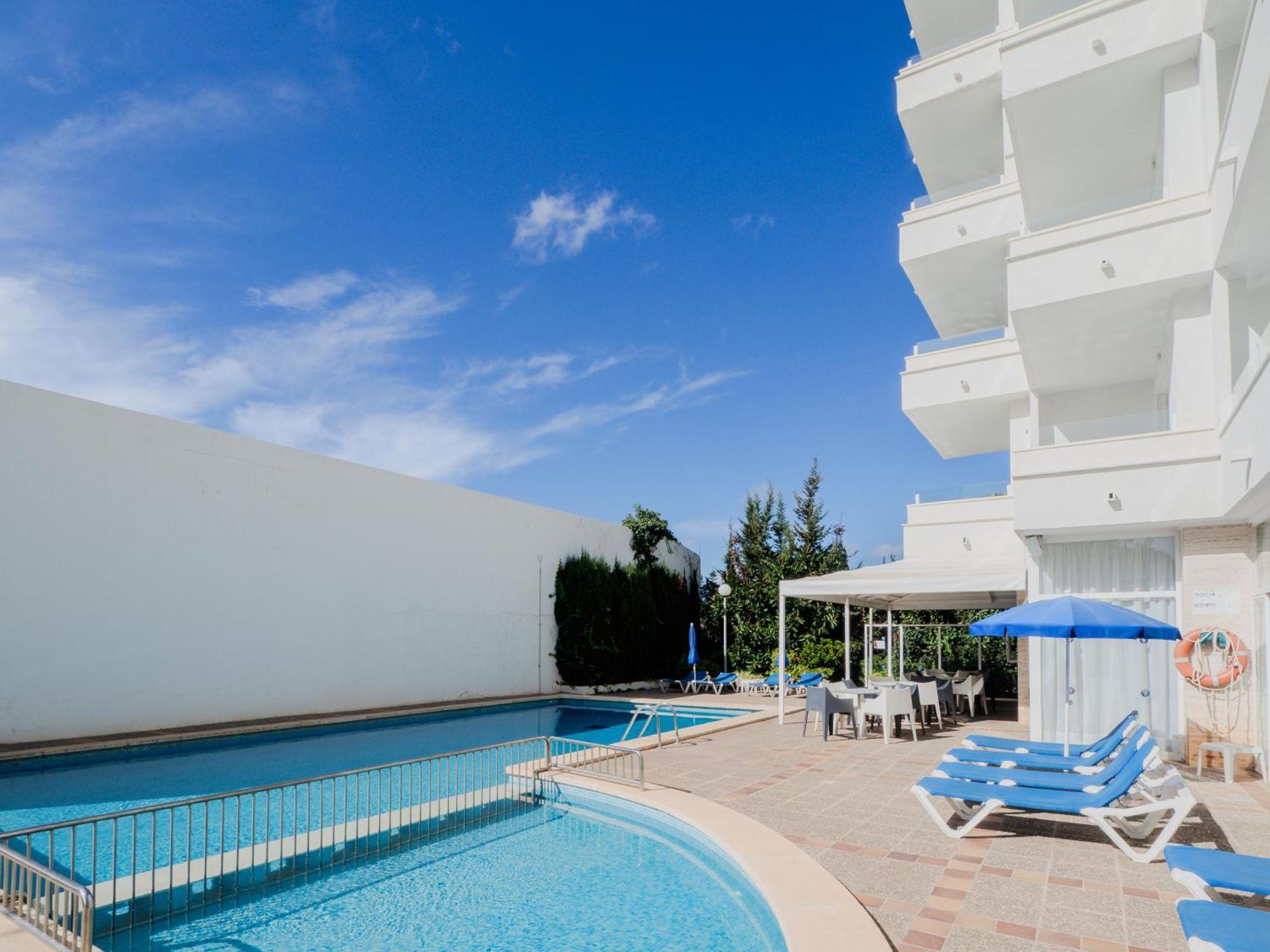 Apartamentos La Santa Maria Cala Millor  Ngoại thất bức ảnh