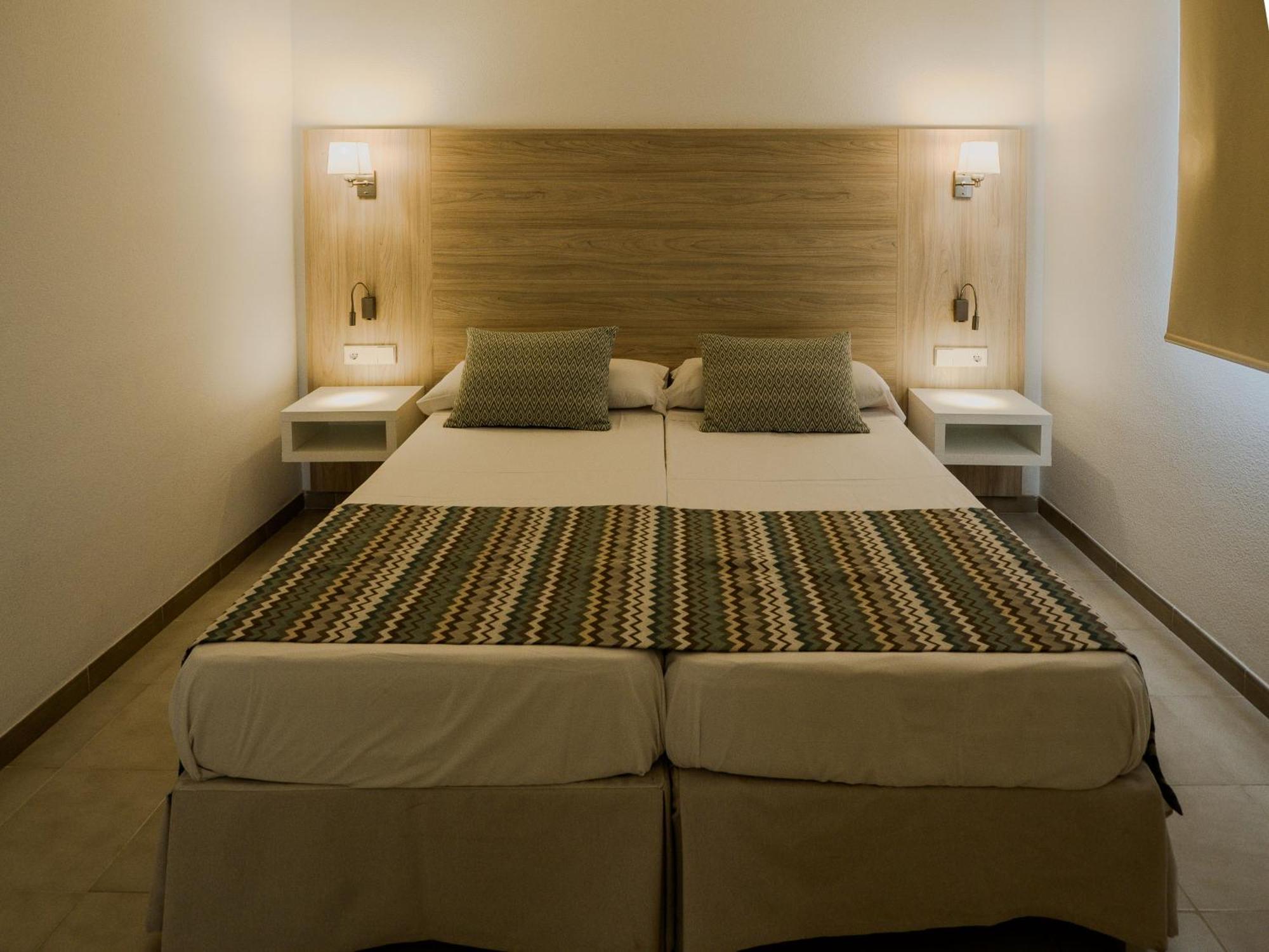 Apartamentos La Santa Maria Cala Millor  Ngoại thất bức ảnh
