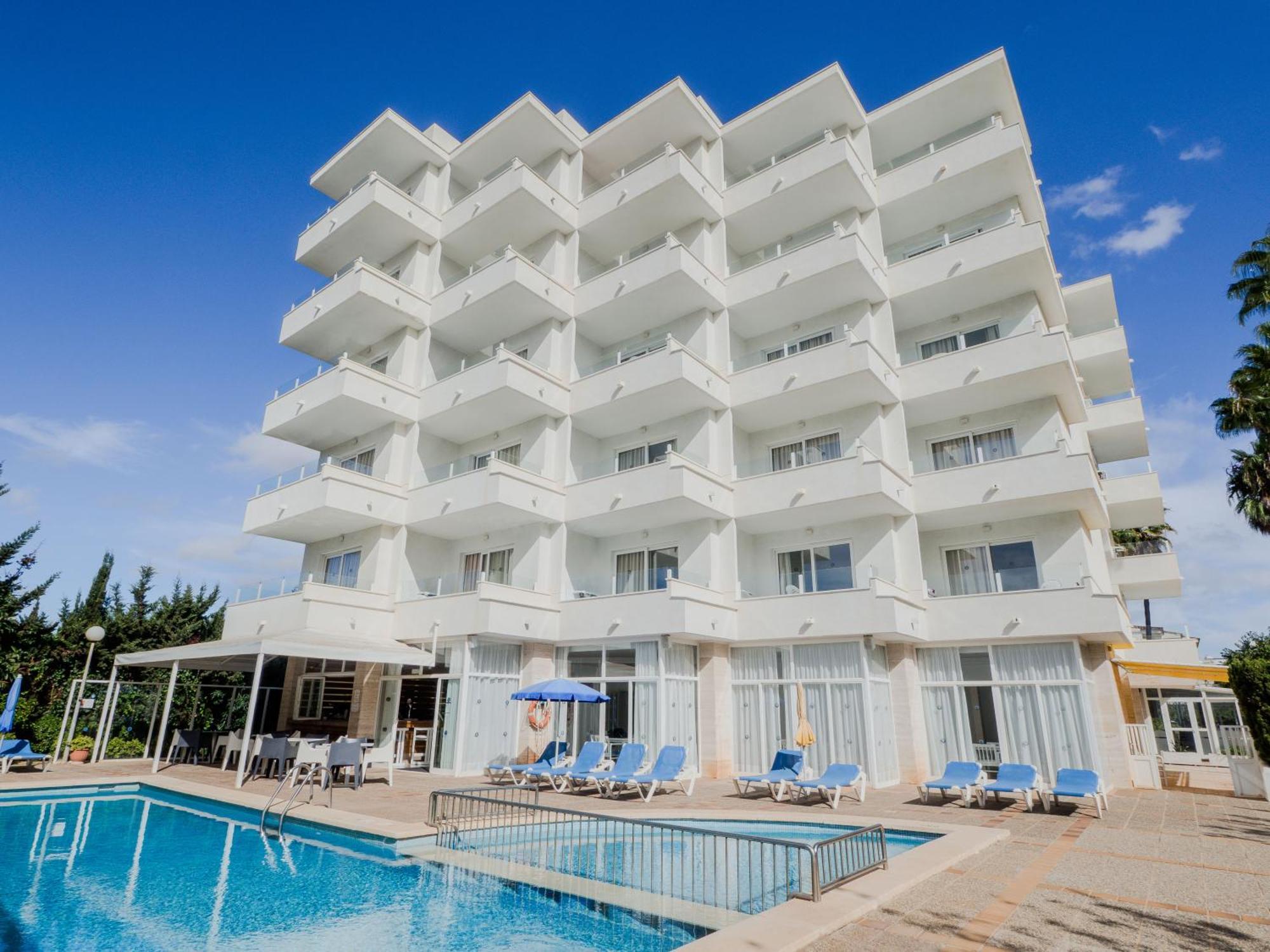 Apartamentos La Santa Maria Cala Millor  Ngoại thất bức ảnh